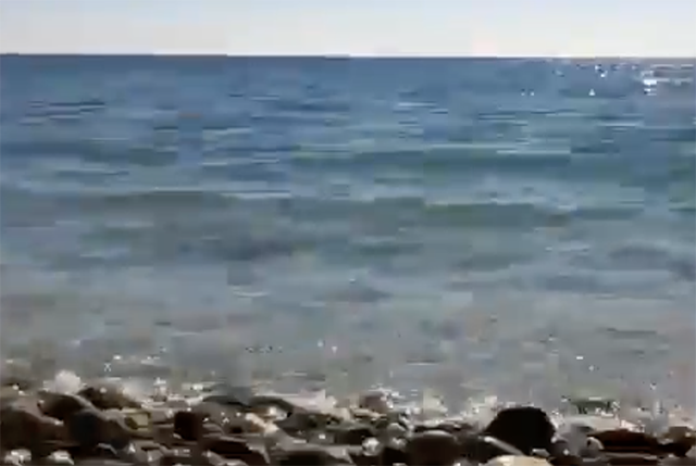 Vågorna vid Medelhavets strand