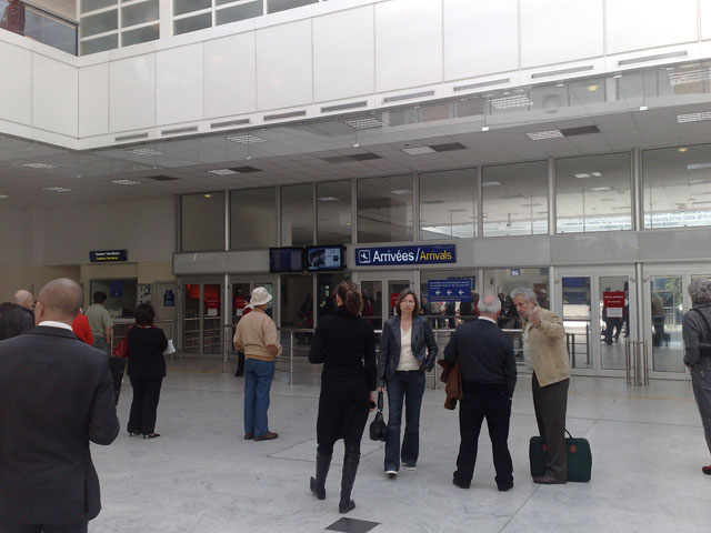 vänta på flygplats